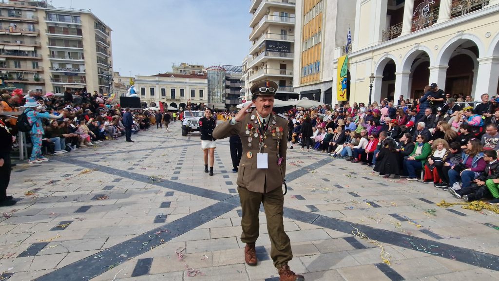 ΔΕΙΤΕ ΦΩΤΟ του FLAMIS.GR απο την μεγάλη παρέλαση (νο 1)