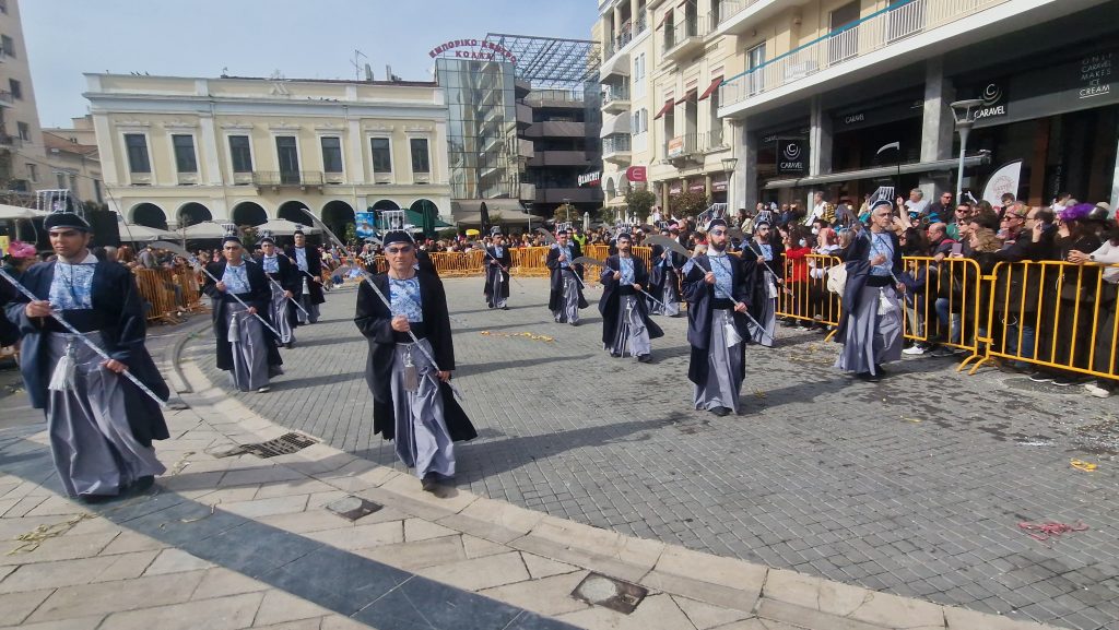 ΔΕΙΤΕ ΦΩΤΟ του FLAMIS.GR απο την μεγάλη παρέλαση (νο 1)