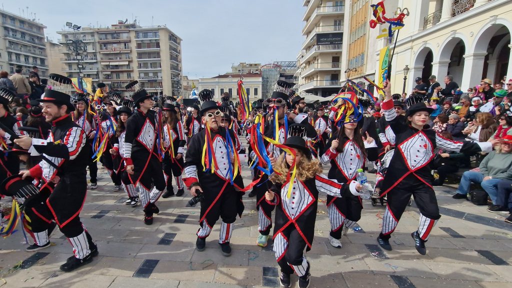 ΔΕΙΤΕ ΦΩΤΟ του FLAMIS.GR απο την μεγάλη παρέλαση (νο 1)