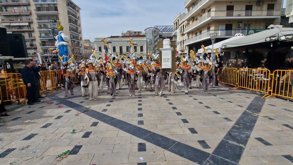 ΔΕΙΤΕ ΦΩΤΟ του FLAMIS.GR απο την μεγάλη παρέλαση (νο 1)