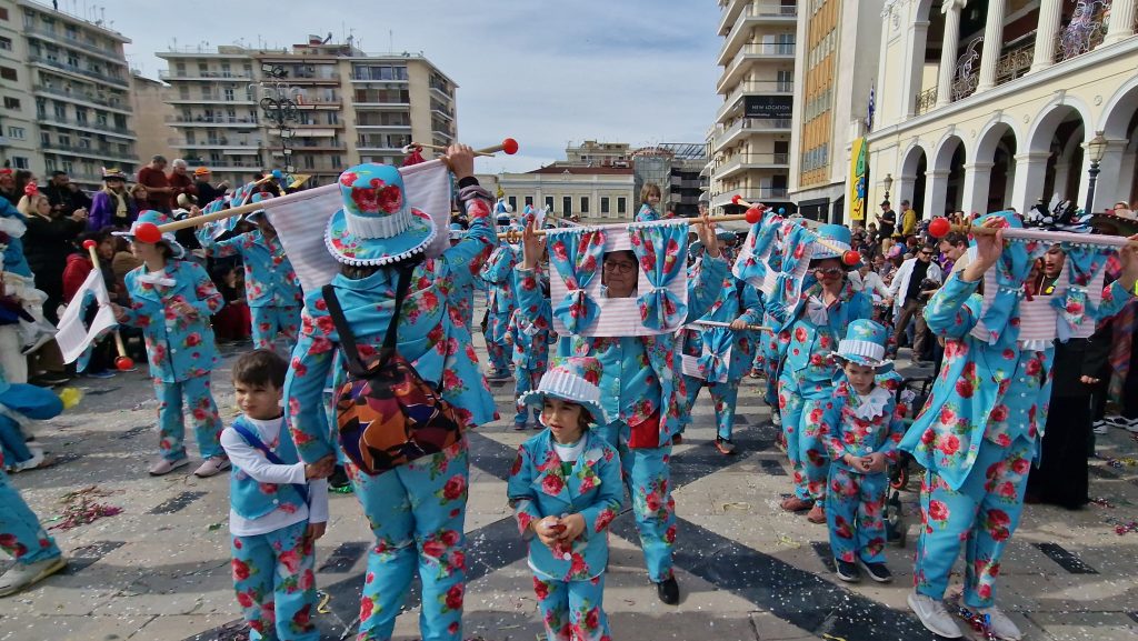 ΔΕΙΤΕ ΦΩΤΟ του FLAMIS.GR απο την μεγάλη παρέλαση (νο 1)