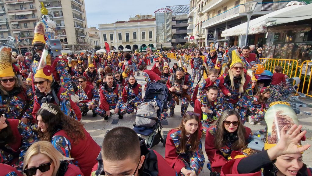 ΔΕΙΤΕ ΦΩΤΟ του FLAMIS.GR απο την μεγάλη παρέλαση (νο 1)