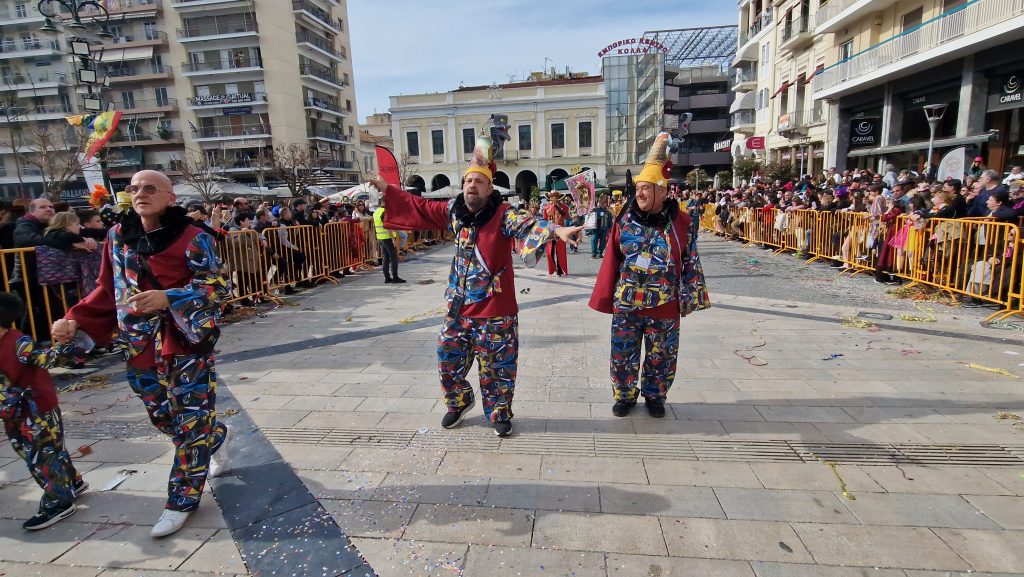 ΔΕΙΤΕ ΦΩΤΟ του FLAMIS.GR απο την μεγάλη παρέλαση (νο 1)