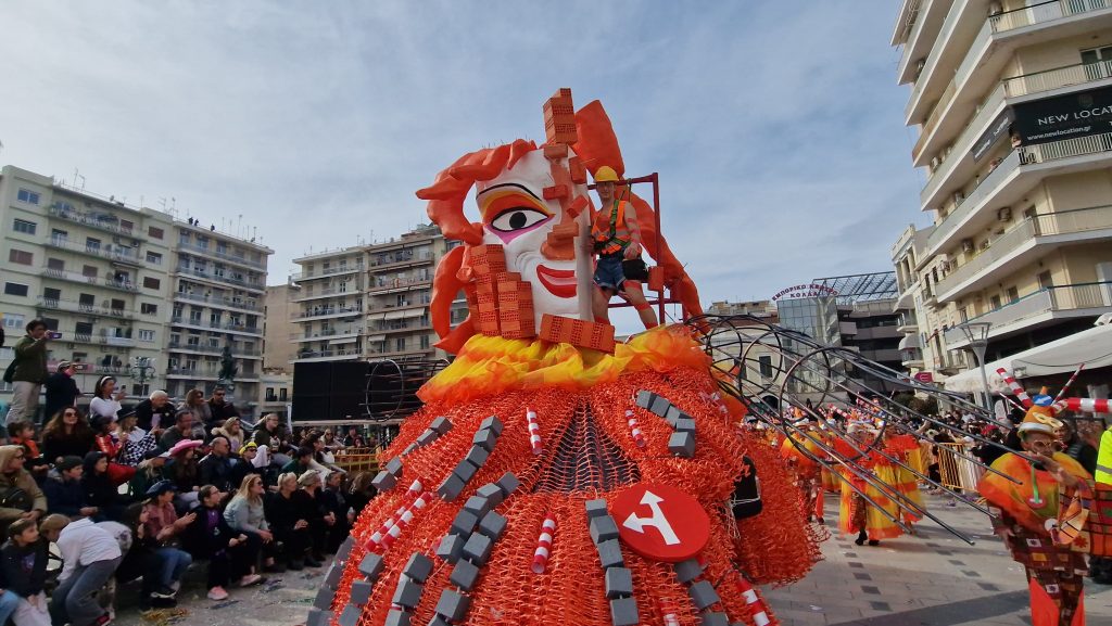 ΔΕΙΤΕ ΦΩΤΟ του FLAMIS.GR απο την μεγάλη παρέλαση (νο 1)