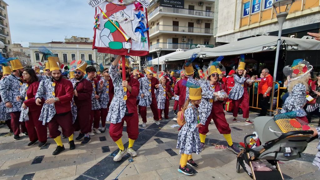 ΔΕΙΤΕ ΦΩΤΟ του FLAMIS.GR απο την μεγάλη παρέλαση (νο 1)