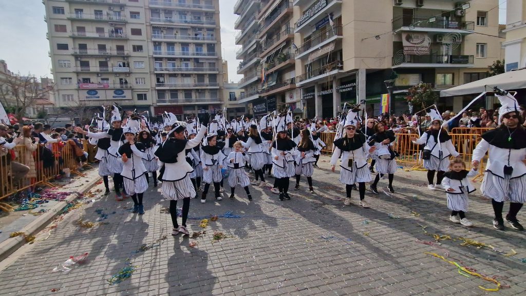 ΔΕΙΤΕ ΦΩΤΟ του FLAMIS.GR απο την μεγάλη παρέλαση (νο 1)