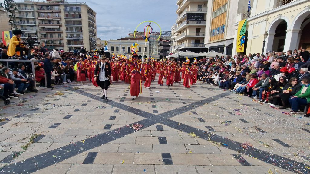 ΔΕΙΤΕ ΦΩΤΟ του FLAMIS.GR απο την μεγάλη παρέλαση (νο 1)