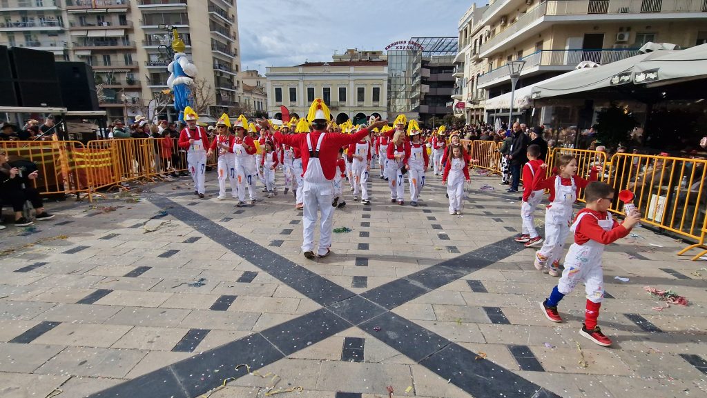 ΔΕΙΤΕ ΦΩΤΟ του FLAMIS.GR απο την μεγάλη παρέλαση (νο 1)