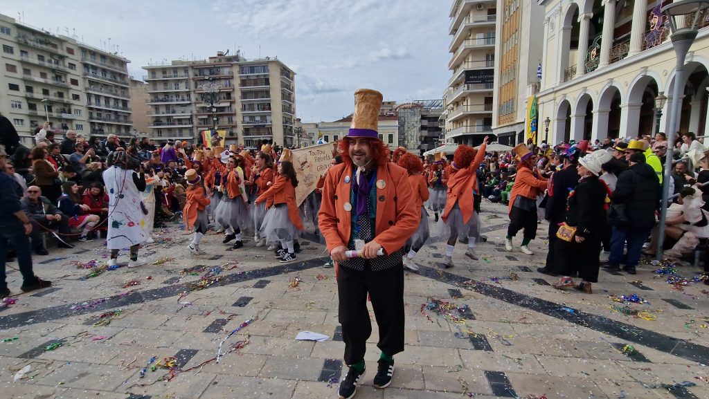 ΔΕΙΤΕ ΦΩΤΟ του FLAMIS.GR απο την μεγάλη παρέλαση (νο 1)