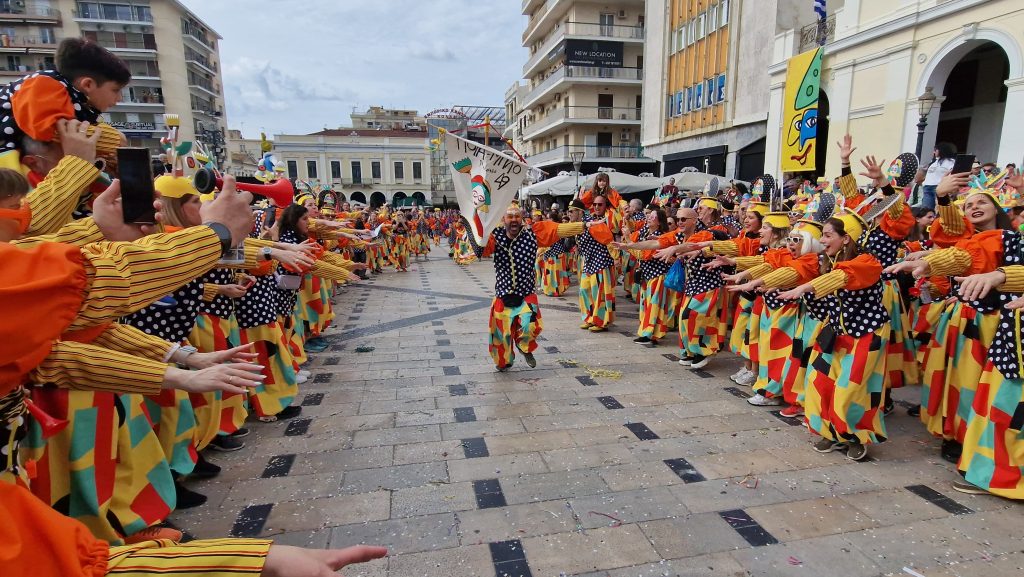 ΔΕΙΤΕ ΦΩΤΟ του FLAMIS.GR απο την μεγάλη παρέλαση (νο 1)