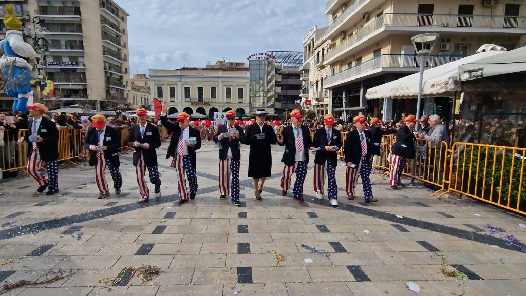 ΔΕΙΤΕ ΦΩΤΟ του FLAMIS.GR απο την μεγάλη παρέλαση (νο 1)