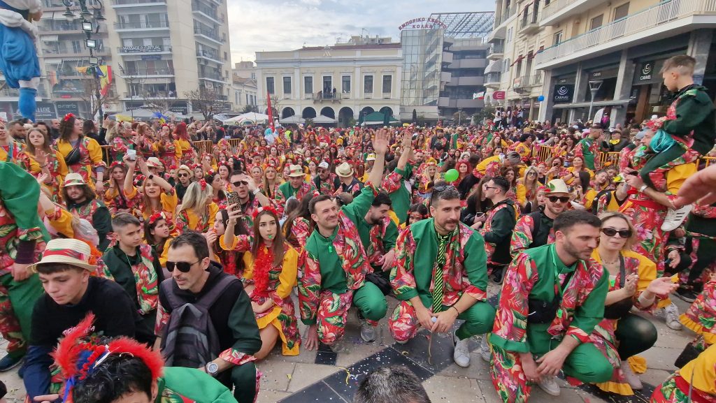 ΔΕΙΤΕ ΦΩΤΟ ΤΟΥ FLAMIS.GR από τη μεγάλη παρέλαση (Νο 3)