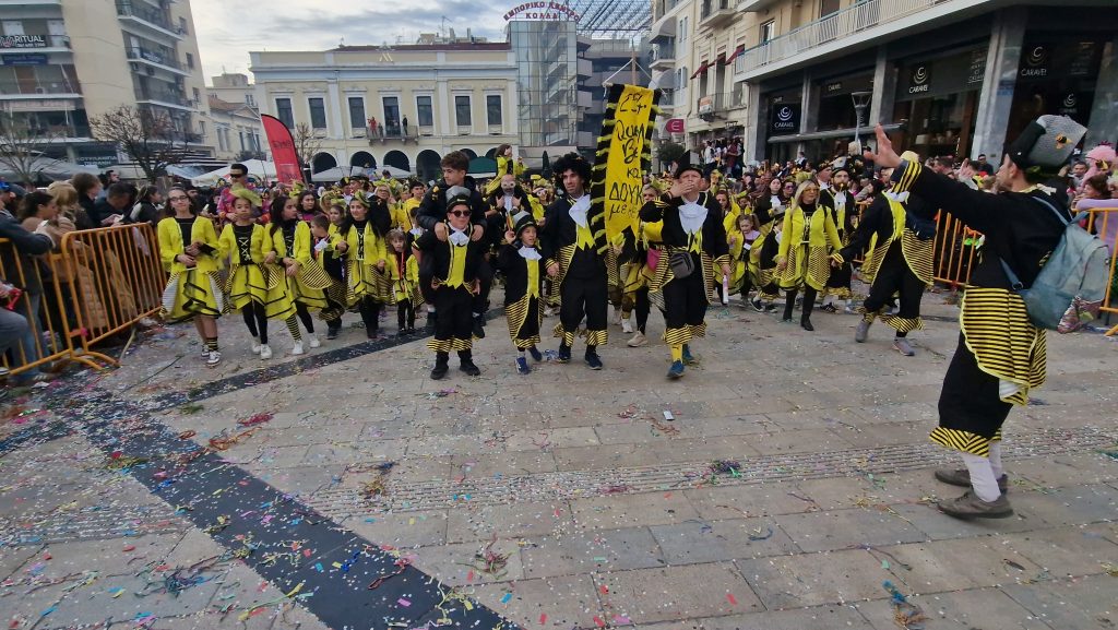 ΔΕΙΤΕ ΦΩΤΟ ΤΟΥ FLAMIS.GR από τη μεγάλη παρέλαση (Νο 3)