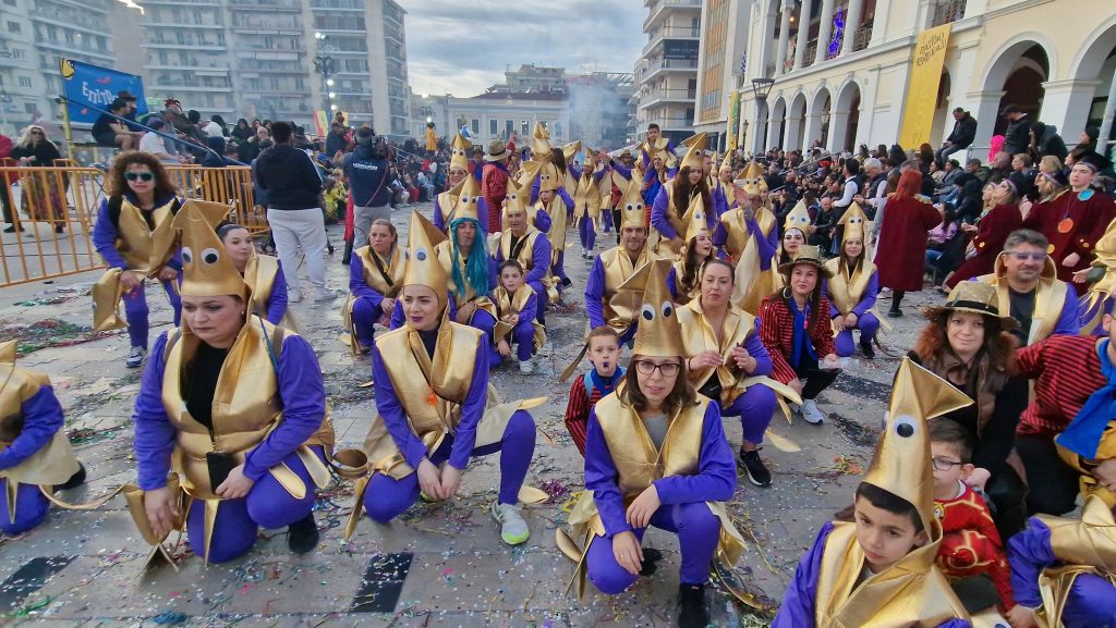 ΔΕΙΤΕ ΦΩΤΟ ΤΟΥ FLAMIS.GR από τη μεγάλη παρέλαση (Νο 3)