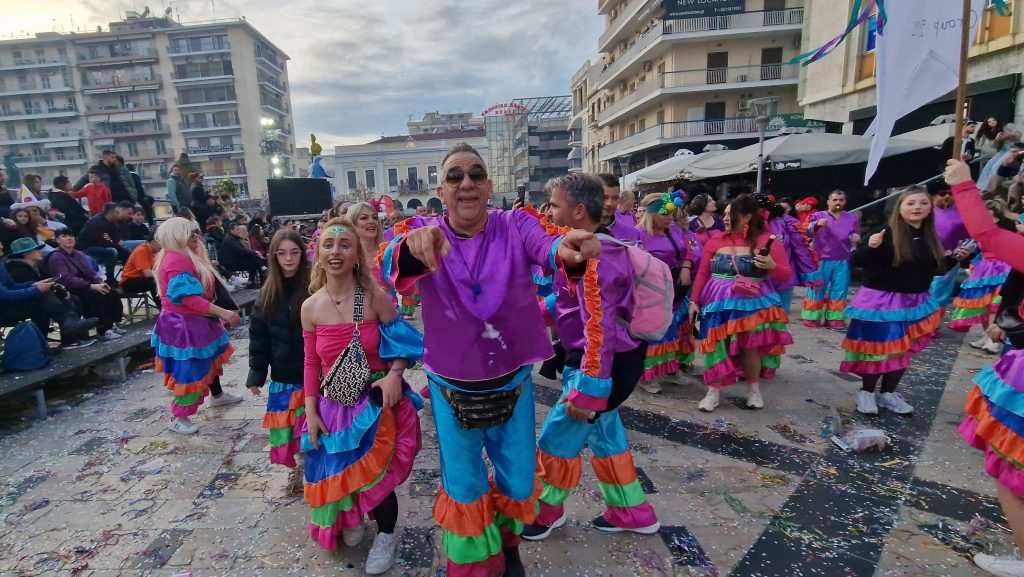 ΔΕΙΤΕ ΦΩΤΟ ΤΟΥ FLAMIS.GR από τη μεγάλη παρέλαση (Νο 3)