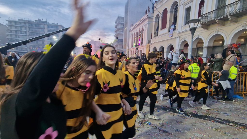 ΔΕΙΤΕ ΦΩΤΟ ΤΟΥ FLAMIS.GR από τη μεγάλη παρέλαση (Νο 3)