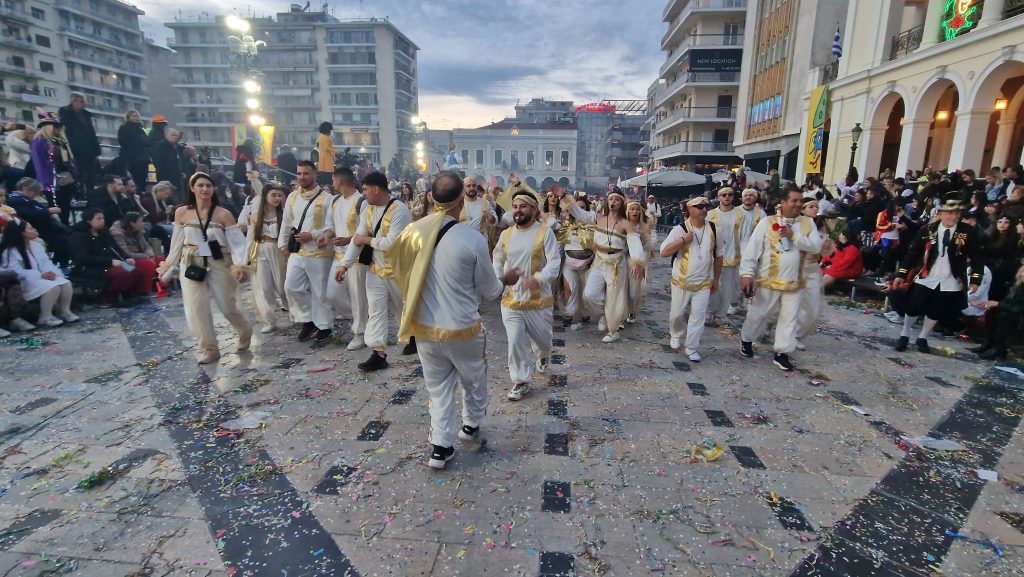 ΔΕΙΤΕ ΦΩΤΟ ΤΟΥ FLAMIS.GR από τη μεγάλη παρέλαση (Νο 3)