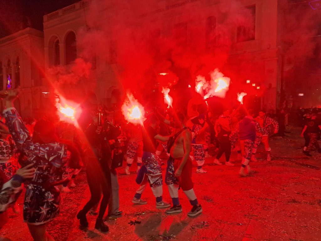 ΔΕΙΤΕ ΦΩΤΟ ΤΟΥ FLAMIS.GR από τη μεγάλη παρέλαση (Νο 3)