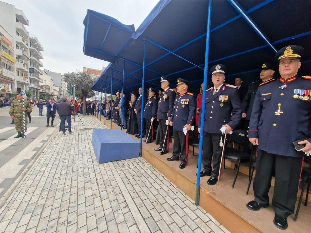 ΔΕΙΤΕ ΠΑΝΩ ΑΠΟ 250 ΦΩΤΟ ΚΑΙ ΒΙΝΤΕΟ: Η μεγάλη παρέλαση της Πάτρας για την Εθνική επέτειο