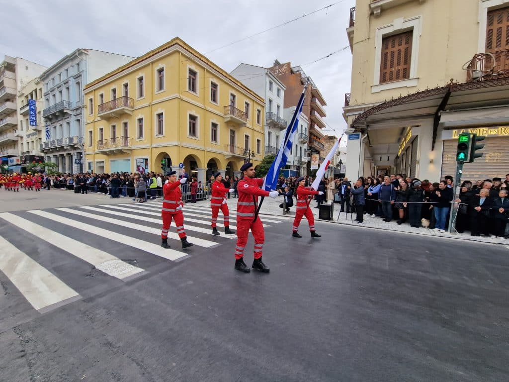 ΔΕΙΤΕ ΠΑΝΩ ΑΠΟ 250 ΦΩΤΟ ΚΑΙ ΒΙΝΤΕΟ: Η μεγάλη παρέλαση της Πάτρας για την Εθνική επέτειο