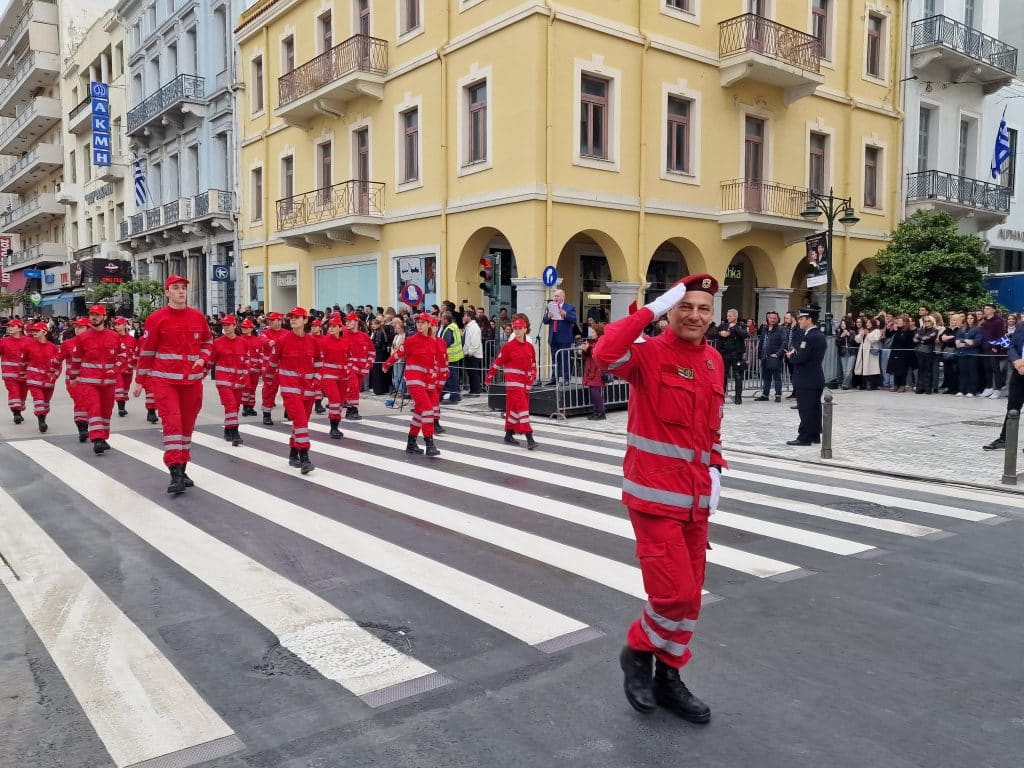 ΔΕΙΤΕ ΠΑΝΩ ΑΠΟ 250 ΦΩΤΟ ΚΑΙ ΒΙΝΤΕΟ: Η μεγάλη παρέλαση της Πάτρας για την Εθνική επέτειο