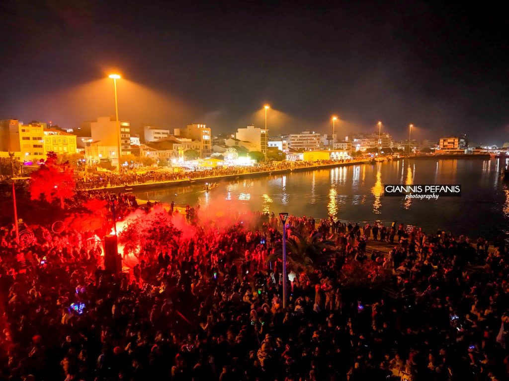 Οι εκπληκτικές φωτογραφίες του φωτορεπόρτερ Γιάννη Πεφάνη με drone από την τελετή λήξης του Πατρινού Καρναβαλιού