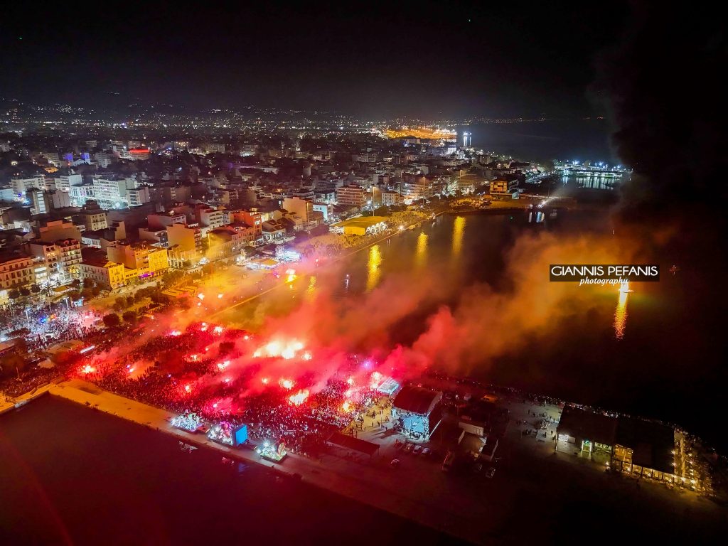 Οι εκπληκτικές φωτογραφίες του φωτορεπόρτερ Γιάννη Πεφάνη με drone από την τελετή λήξης του Πατρινού Καρναβαλιού