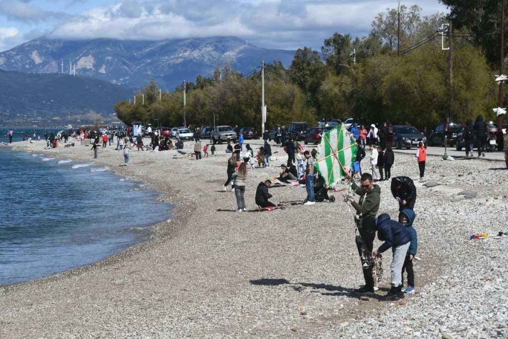 ΠΑΤΡΑ: Το αδιαχώρητο για Κούλουμα σε Πλαζ, Νότιο Πάρκο, Κόκκινο Μύλο - ΦΩΤΟ