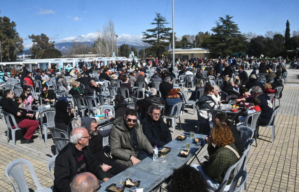 ΠΑΤΡΑ: Το αδιαχώρητο για Κούλουμα σε Πλαζ, Νότιο Πάρκο, Κόκκινο Μύλο - ΦΩΤΟ