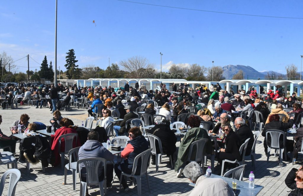 ΠΑΤΡΑ: Το αδιαχώρητο για Κούλουμα σε Πλαζ, Νότιο Πάρκο, Κόκκινο Μύλο - ΦΩΤΟ