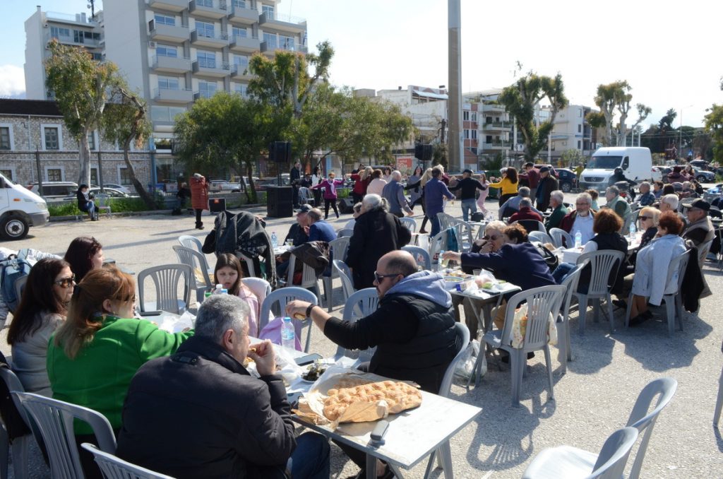 ΠΑΤΡΑ: Το αδιαχώρητο για Κούλουμα σε Πλαζ, Νότιο Πάρκο, Κόκκινο Μύλο - ΦΩΤΟ