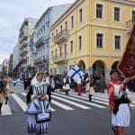 Με την παραδοσιακή στολή της νύφης της Αχαΐας