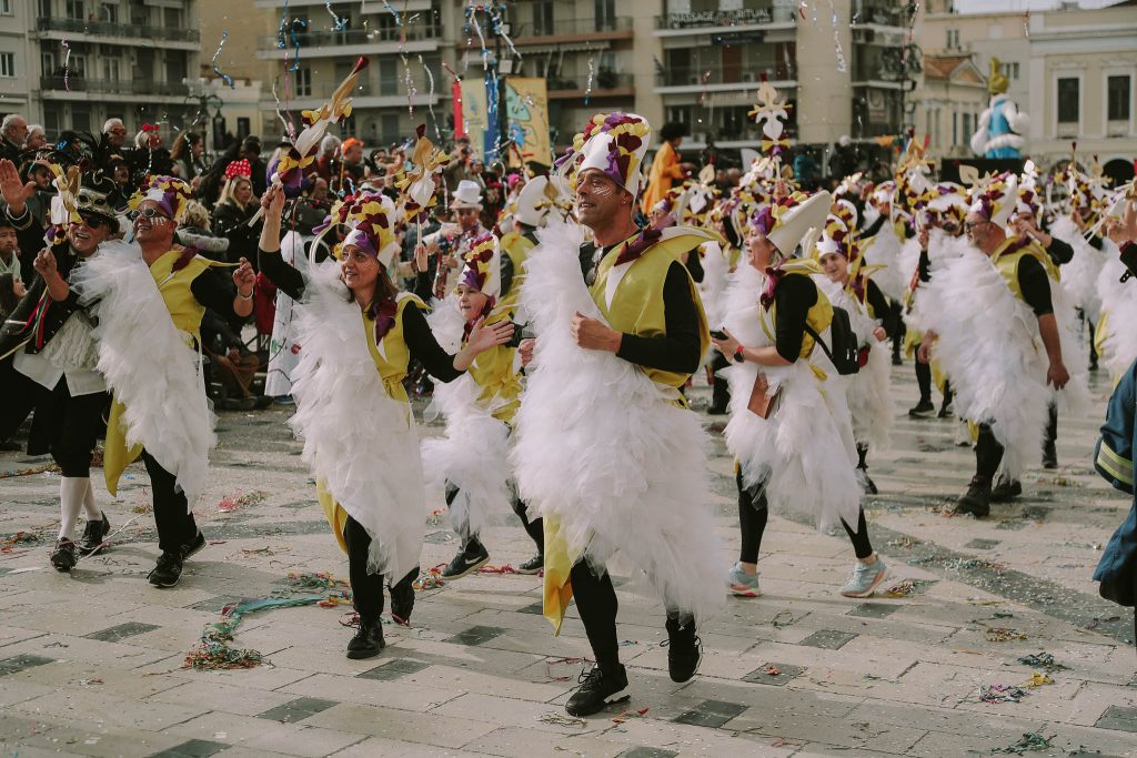 ΔΕΙΤΕ ΔΕΚΑΔΕΣ ΦΩΤΟ: Η μεγάλη παρέλαση του Πατρινού Καρναβαλιού (νο 1)