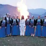 Η Klavdia βγάζει το… μάτι των φαβορί
