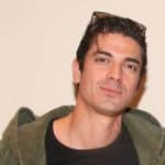 Δημήτρης Γκοτσόπουλος: «Με το θέατρο είναι σαν να “βγαίνω” από την πρίζα»