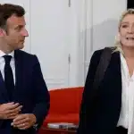 Γαλλία: Η καταδίκη της Λεπέν συσπειρώνει όλη την αντιπολίτευση με μεγάλο κερδισμένο τον Μπαρντελά