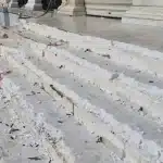 Εικόνες καταστροφής από το κέντρο της Αθήνας - Δείτε τα μάρμαρα ξενοδοχείου που ξήλωσαν οι κουκουλοφόροι