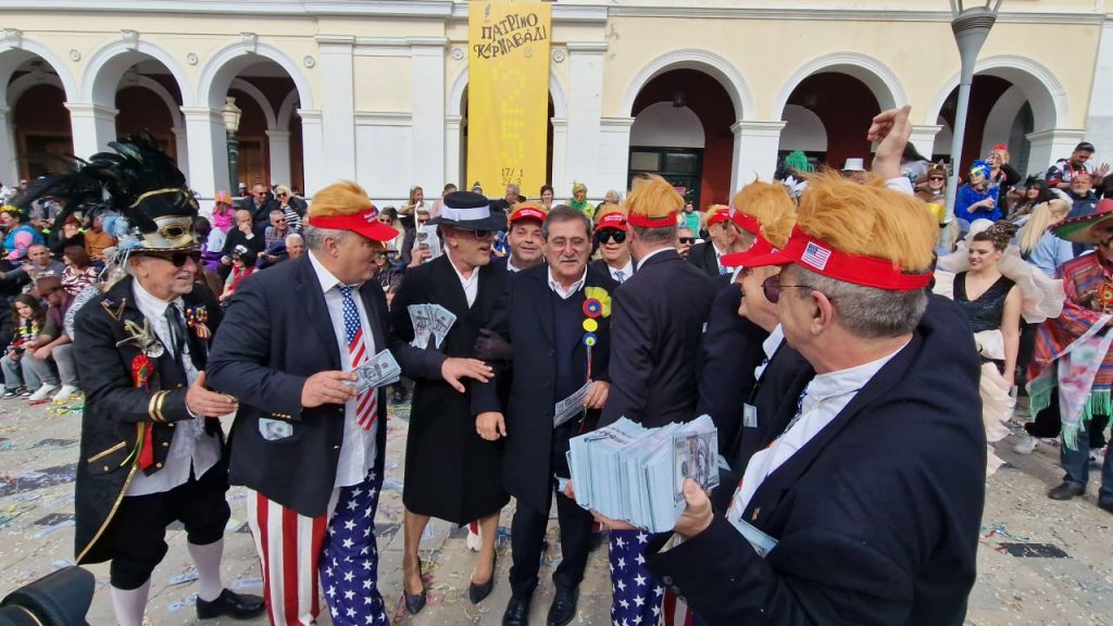 ΠΑΤΡΙΝΟ ΚΑΡΝΑΒΑΛΙ: Τα τρία γκρουπ που... τα' βαλαν με τον Πελετίδη - ΦΩΤΟ