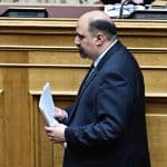 Τριαντόπουλος: Ο μοναδικός βουλευτής της ΝΔ που χειροκρότησε