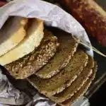 Τα κόλπα για να μην σας ξεραίνεται ποτέ το κομμένο ψωμί