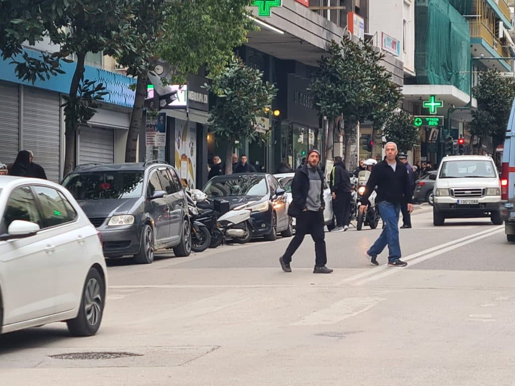 ΠΑΤΡΑ: Γιατί η λεωφόρος Γούναρη γίνεται... μονοπάτι