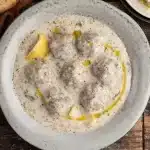 Γιουβαρλάκια με γιαούρτι από τον Άκη Πετρετζίκη