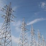 ΥΠΕΝ: Παρεμβάσεις σε τρία μέτωπα για να πέσει το ενεργειακό κόστος