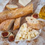 Τυρί και μέλι: Τι κρύβεται πίσω από τον πιο νόστιμο συνδυασμό