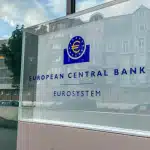ΕΚΤ: Προς νέα μείωση των επιτοκίων τη Μεγάλη Πέμπτη λόγω των δασμών Τραμπ