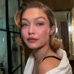 Η Gigi Hadid υιοθέτησε την τάση του baby doll blush στο μακιγιάζ της