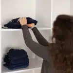 Οι άνθρωποι που έχουν γεμάτες ντουλάπες για «κάθε ενδεχόμενο» και δεν πετούν τίποτα, συνήθως έχουν αυτά τα 7 χαρακτηριστικά