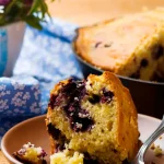 Συνταγή για Berry Buckle: Ζουμερό κέικ με κόκκινα φρούτα