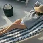 Βίκυ Καγιά: Ποζάρει σε ανοιξιάτικη διάθεση και την αποθεώνουν για τα «ατελείωτα πόδια» της