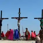 Σκληρές εικόνες από την σταύρωση πιστών στις Φιλιππίνες - «Τα πρώτα πέντε δευτερόλεπτα ήταν επώδυνα»